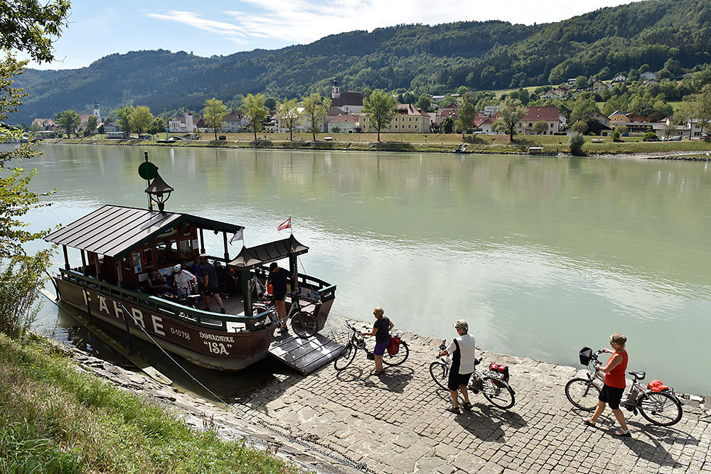 donau-fahrradfaehre.JPG